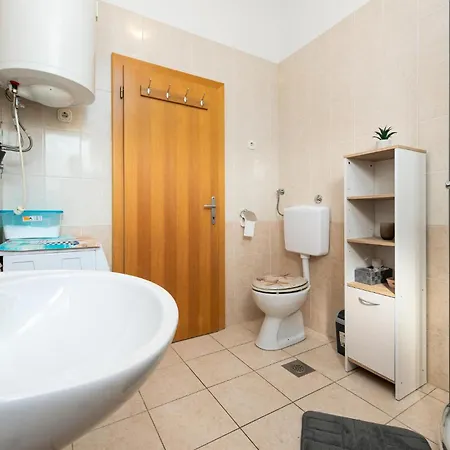 Apartament 1 Bedroom Gorgeous In Pag *