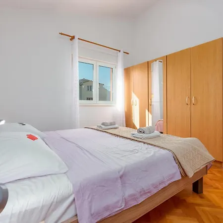 1 Bedroom Gorgeous In Pag Apartament Pag Town