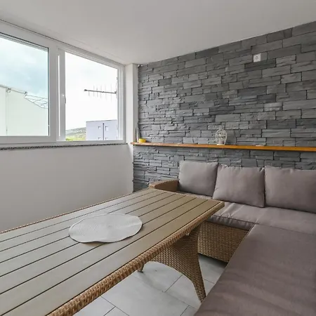 Apartment 1 Bedroom Gorgeous In Pag