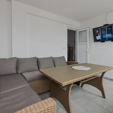 1 Bedroom Gorgeous In Pag Pag Town