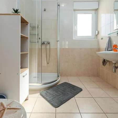 1 Bedroom Gorgeous In Pag Pag Town